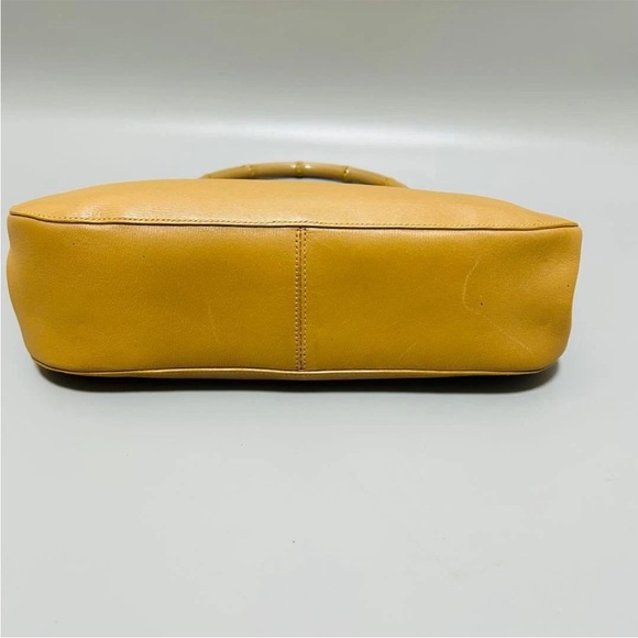 Gucci Yellow Leather Shoulder Bag - Picture 6 of 15